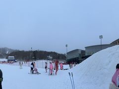 -亚布力新体委滑雪场