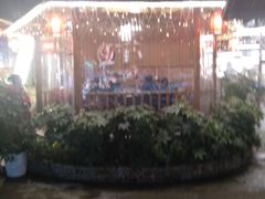 -茅草房·河畔园林火锅
