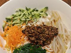 -粉八·云南米线·建水烧烤(常熟路店)