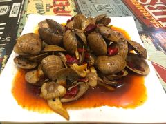 -扒虾小妹儿麻辣海鲜(宏图街店)