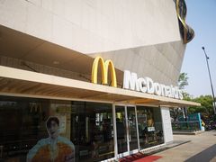 -麦当劳(塔园路店)