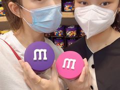 -m豆巧克力世界(上海世茂广场店)