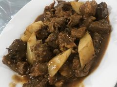 牛腩土豆-YI PIN JU 一品居中餐厅 中国超市