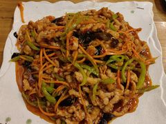 鱼香肉丝-小俩口烧烤东北菜(双井店)