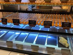 面包甜点陈列柜-81BAKERY(大学路店)