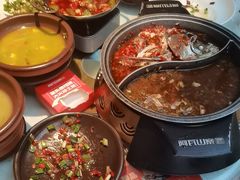 -阿瓦山寨·湘菜现炒·剁椒鱼头王(咸阳总店)