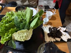 -果松木炭酸菜铜火锅·外婆参鸡汤