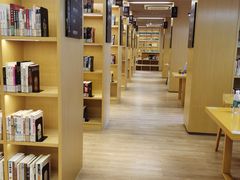 -漕河泾街道图书馆(漕河泾社区文化活动中心店)