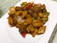 杏鲍菇彩椒牛肉粒-頂好酒家·经典粤菜(海信广场店)