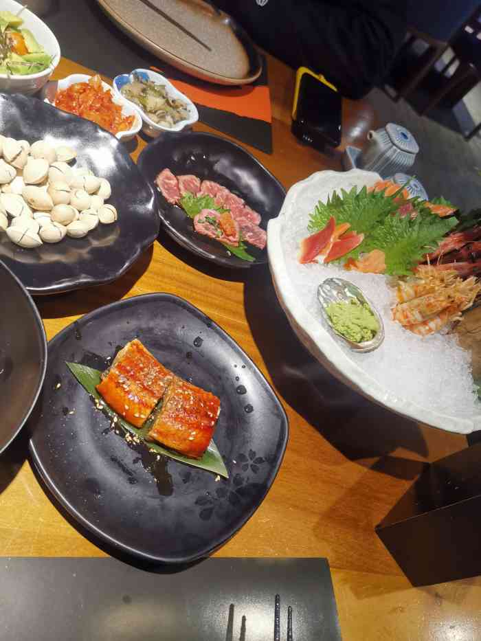 和彩放题自助餐厅(蓝色港湾店)-"上周跟闺蜜一起去吃的这家日料自助