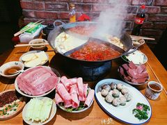 -白乐天毛肚火锅馆(解放碑店)