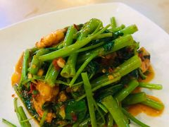 -大树下海鲜饭店