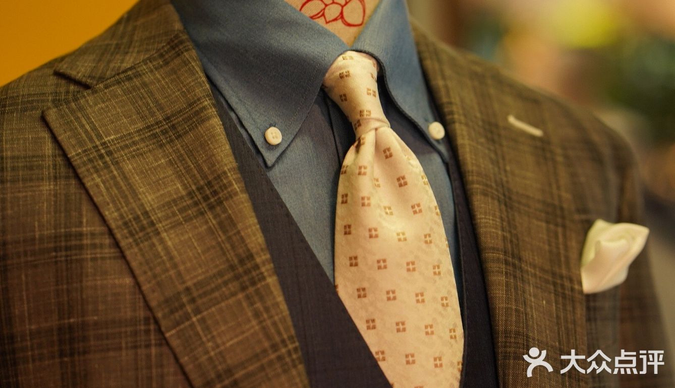 牛仔蓝衬衫混搭马甲风[礼花][礼花]