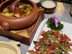 菌菇汽锅鸡-沧南云海云南菜(吾品田店)