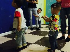 -爱萌盟婴童成长中心(泛悦店)