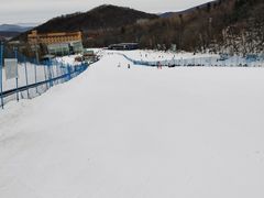 -亚布力新体委滑雪场