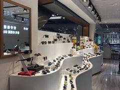 -宏宇眼镜蔡司依视路折扣店(兆佳眼镜城店)