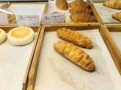 丹麦肠仔包-绿叶居烘焙·面包·蛋糕(富都店)