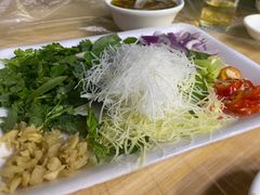 加入配料调料-官塘陈记鱼生·潮汕砂锅粥·牛肉火锅(潮枫路总店)