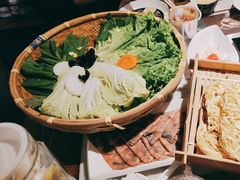 -尚尚仙·酸汤猪手·猪肚鸡火锅(华联万柳购物中心店)