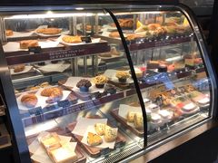 面包甜点陈列柜-星巴克(古象大酒店店)