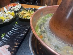 -果松木炭酸菜铜火锅·外婆参鸡汤