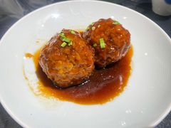 咸蛋黄狮子头-梅飞酒家(桑园路店)