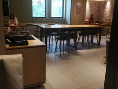 大堂-星巴克臻选(上海中环广场2F店)