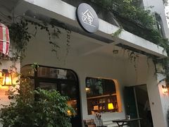 -彳亍咖啡·这里(水湾路店)