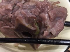 -虾弄弄海派小龙虾·牛羊蝎子火锅