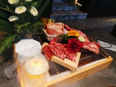 -铭牛烧肉·和牛海鲜自助(高新月牙湖店)
