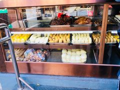 面包甜点陈列柜-老回回饺子馆(海洋馆店)