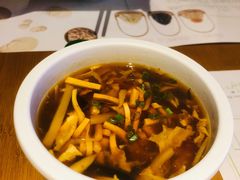 老上海酸辣汤-南小馆(迪士尼小镇店)
