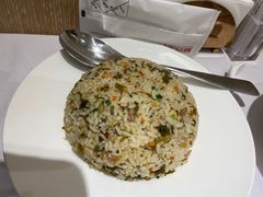 吉士酸菜肉糜炒饭-新吉士·上海菜(浦东LCM置汇旭辉店)