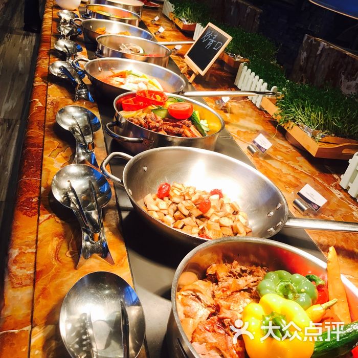 万达瑞华美食汇全日自助餐厅