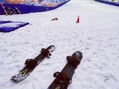 -乔波室内滑雪场