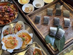 -围炉肉舍•炭烤活鳗•丹东海鲜烤肉(步行街店)