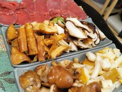 -云朵小院·石锅鱼·野生菌餐厅(蒗放店)