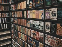 -钟书阁(群光广场店)