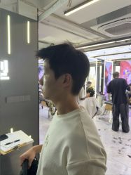 -藤野造型烫发染发