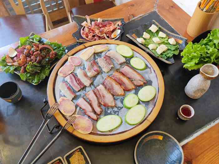 滇沄汇云南石板烤肉-"来丽江住在古城 这儿是第一顿饭 也是大众.