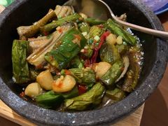 石锅青茄鳝段-君悦酒店·1881·北京烤鸭