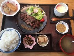 岩烧雪花牛肉定食-味太助·银饭食堂(中华城店)