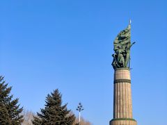 -人民防洪胜利纪念塔