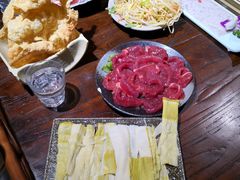 -东巴婆婆云南鱼豆花火锅(大东门店)