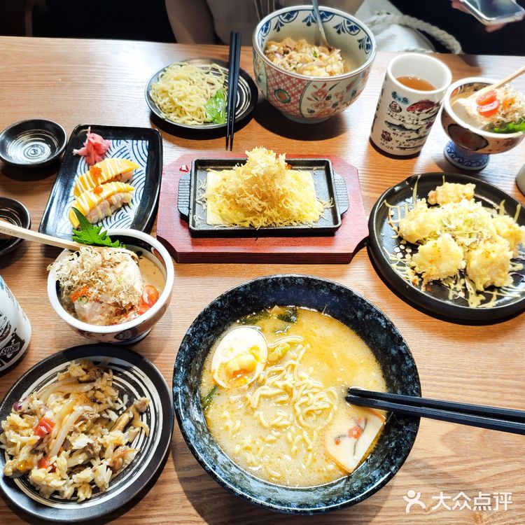 点了两份单人套餐，又单独点了一份年糕一份虾球