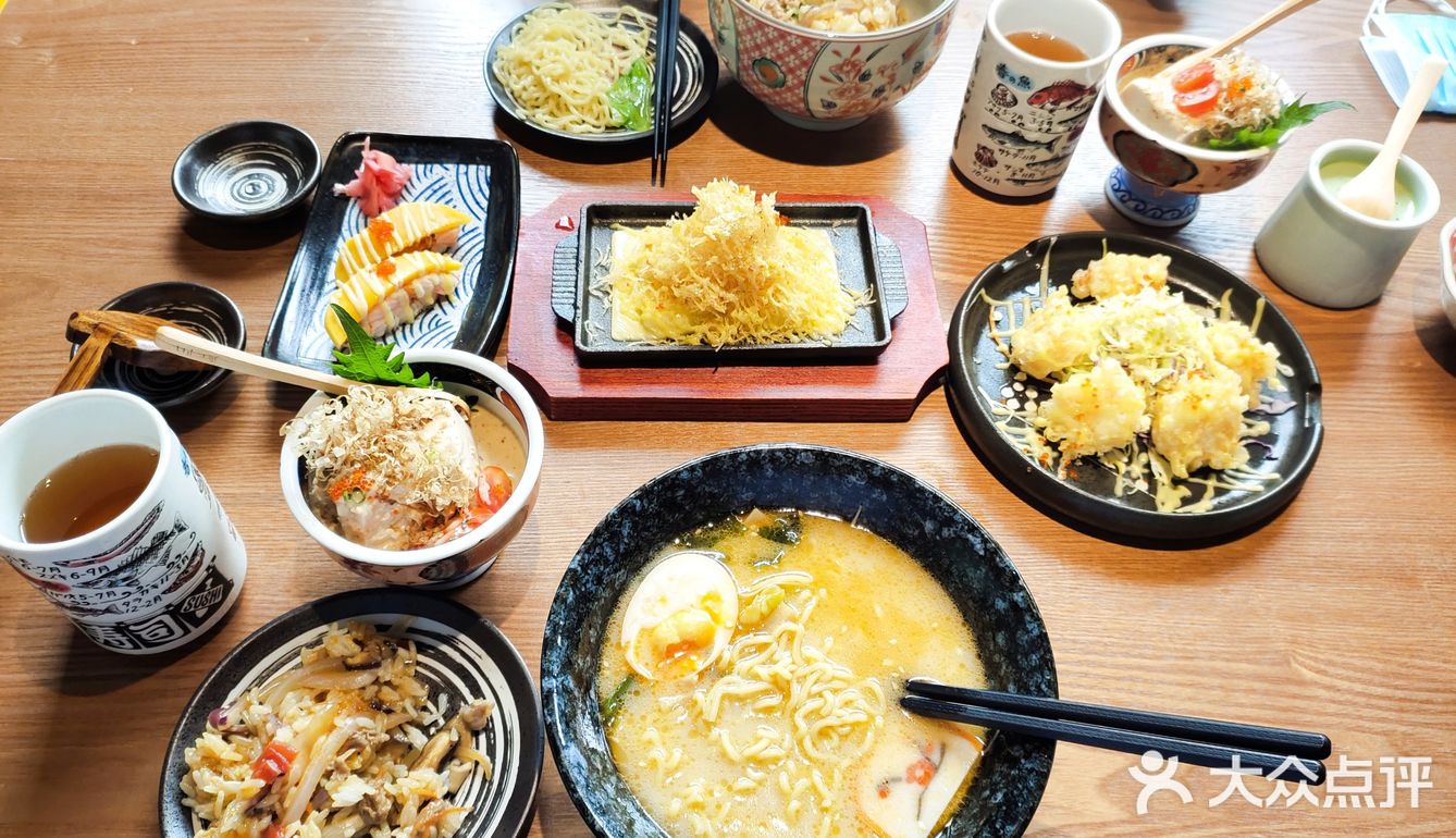 点了两份单人套餐，又单独点了一份年糕一份虾球