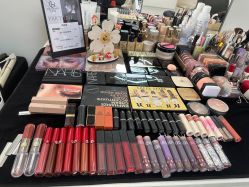 -红馆妆造(中央大街店)