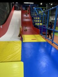 -蹦贝运动中心·蹦床·攀岩·闯关(龙岗店)