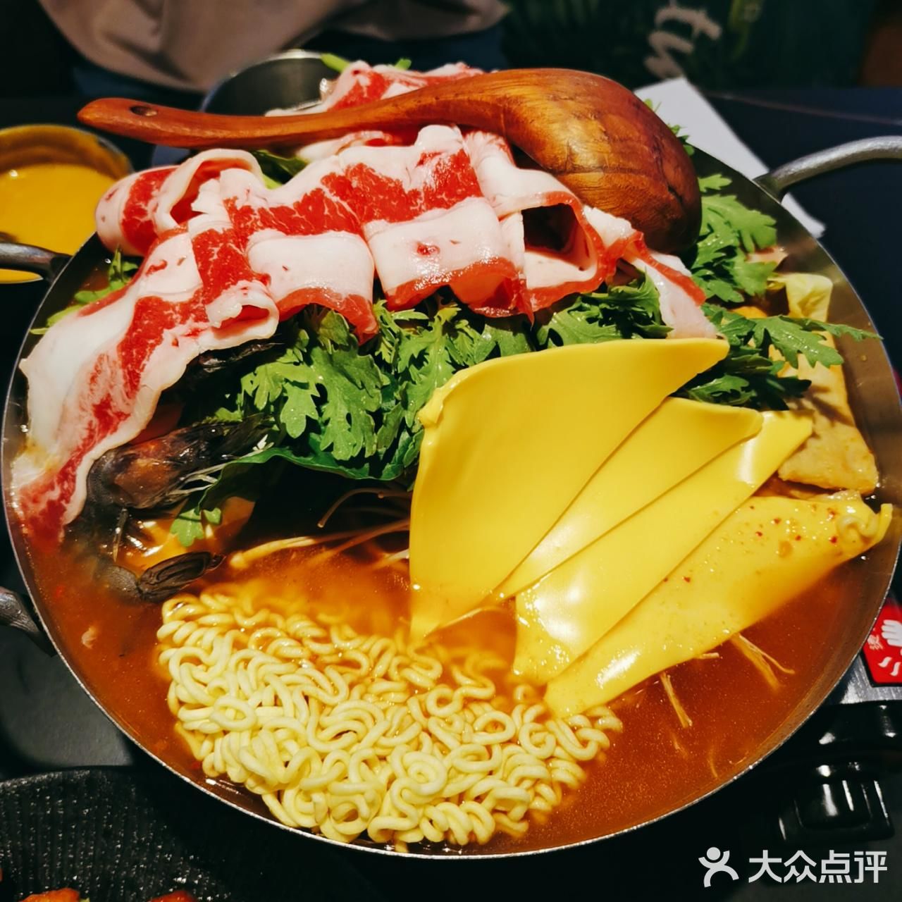 最后两个人吃到扶墙，门口还有免费的冰淇淋提供